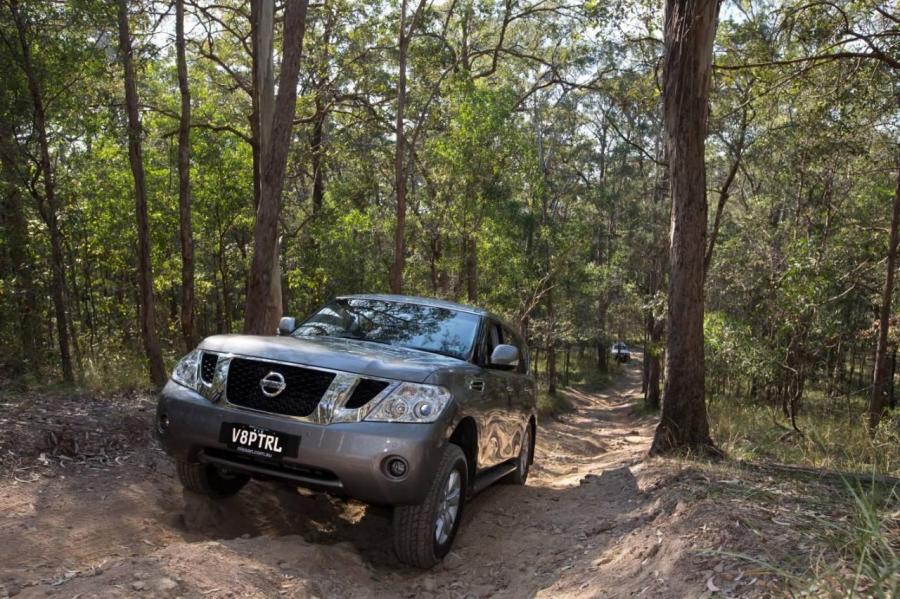  Nissan Patrol 2013 года  (фото 7 из 20)
